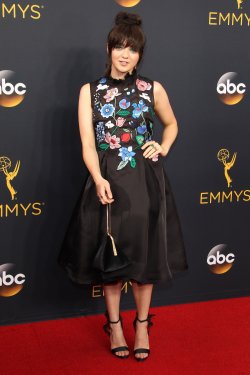 Maisie-Williams-Feet-2430816.jpg
