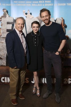 Maisie-Williams-Feet-3018910.jpg