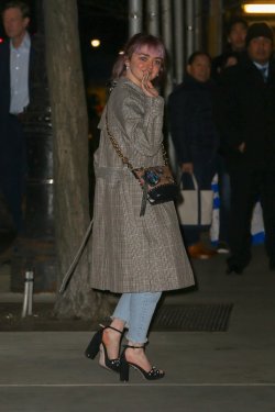 Maisie-Williams-Feet-4115321.jpg