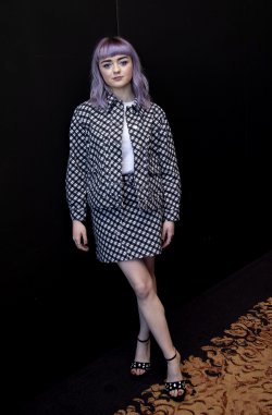 Maisie-Williams-Feet-4117771.jpg