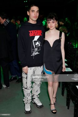 Maisie-Williams-Feet-4816693.jpg