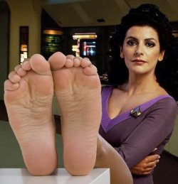 deanna_troi_soles_up_by_batmanblade_de2tb7a-fullview.jpg