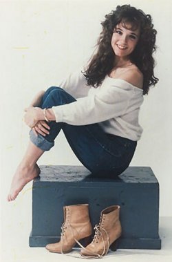 Lea-Thompson-Feet-219014.jpg