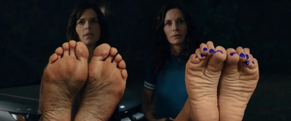 sidney_prescott_and_gale_weathers__feet__scream_5__by_thesolepretender_dfgi8wu-fullview.jpg