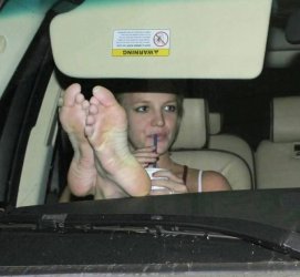 Britney-Spears-Feet-1550814.jpg