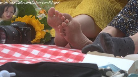 4k - So beautiful and dirty feet.mp4_snapshot_02.04.757.jpg