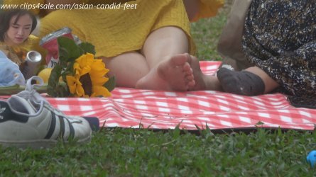 4k - So beautiful and dirty feet.mp4_snapshot_03.03.517.jpg