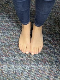 teacher_feet_6_by_hwy123456_dh89x34.jpg
