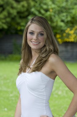 GeorgiaHorsleyMissEngland2007Promoshoot514.jpg