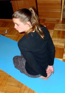 Amanda Kneeling Barefoot.jpg