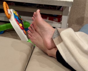 img_3971_friends_candid_soles_by_midwestcandidfeet_diur05x.jpg