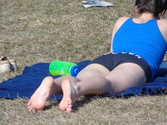 kayla_relaxing_in_centennial_park_by_schizoknight12_d8lsm61-fullview.jpg