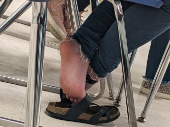 candid_friend_foot_5_by_yab3711_df5qgmx.jpg