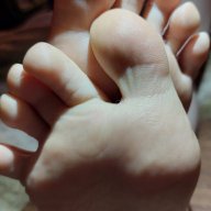 feet_greek